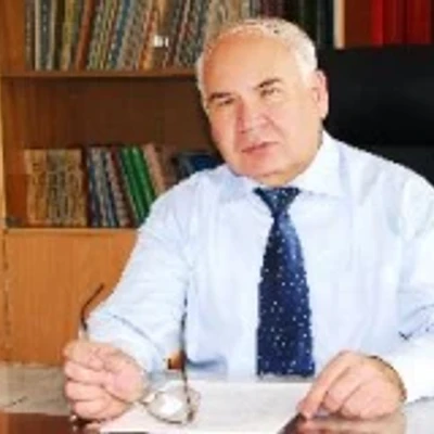Аляви Анис Лютфуллаевич — Терапевт