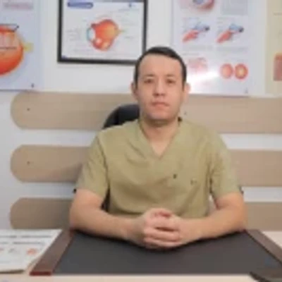 Муслимбеков Музаффар Боходирович — Офтальмохирург